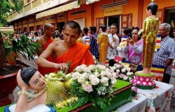 Председатель ЦК Отечественного фронта Вьетнама поздравляет кхмерский народ с праздником «Чол Чнам Тмай»
