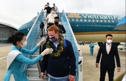 Иностранные туристы возвращаются во Вьетнам