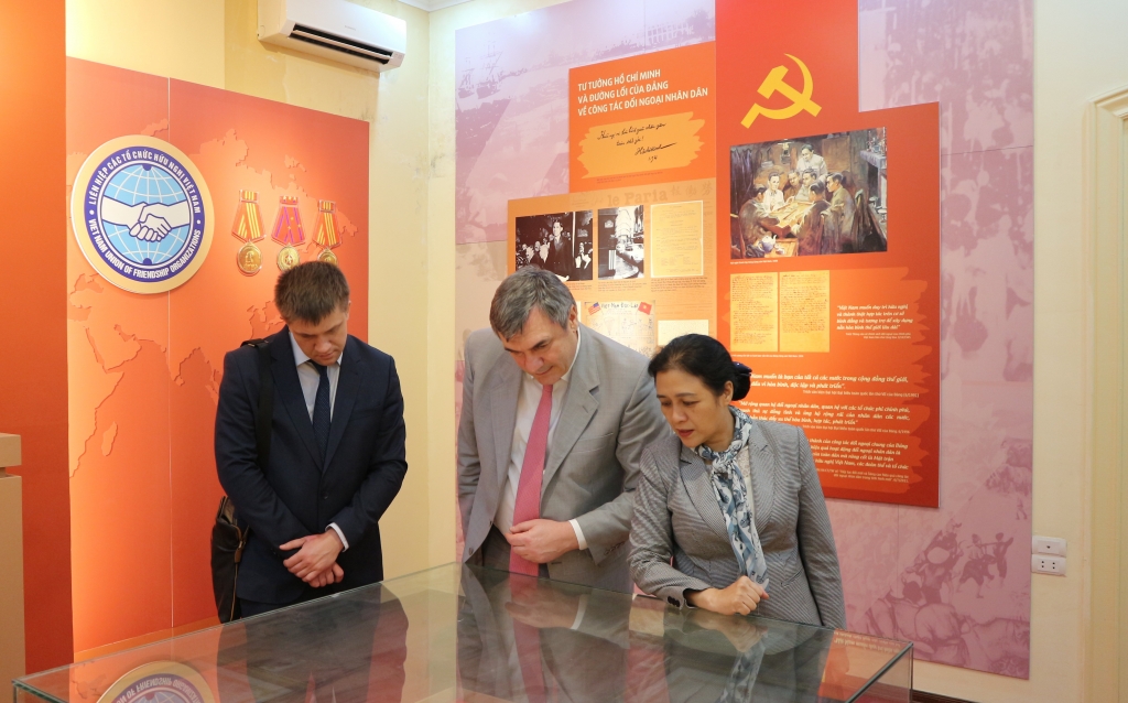 Вьетнамский союз обществ дружбы (ВСОД) и Санкт-Петербург договорились продолжать развитие отношений между жителями России и Вьетнама