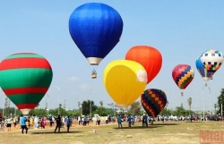 В провинции Контум впервые прошел Фестиваль воздушных шаров