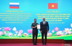 Вице-премьер России вручил Орден Дружбы и. о. главы Комитета по управлению мавзолеем Хо Ши Мина