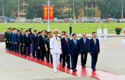 Руководители партии и государства посетили мавзолей, чтобы почтить память президента Хо Ши Мина