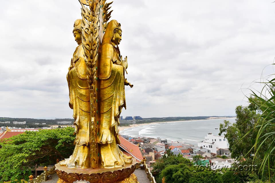 Самая высокая пара статуй Авалокитешвары во Вьетнаме в Куинене