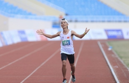 Марафонец выиграл историческое золото для Вьетнама на SEA Games 31
