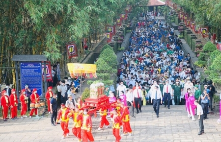 По всей стране отметили День поминовения королей Хунгов