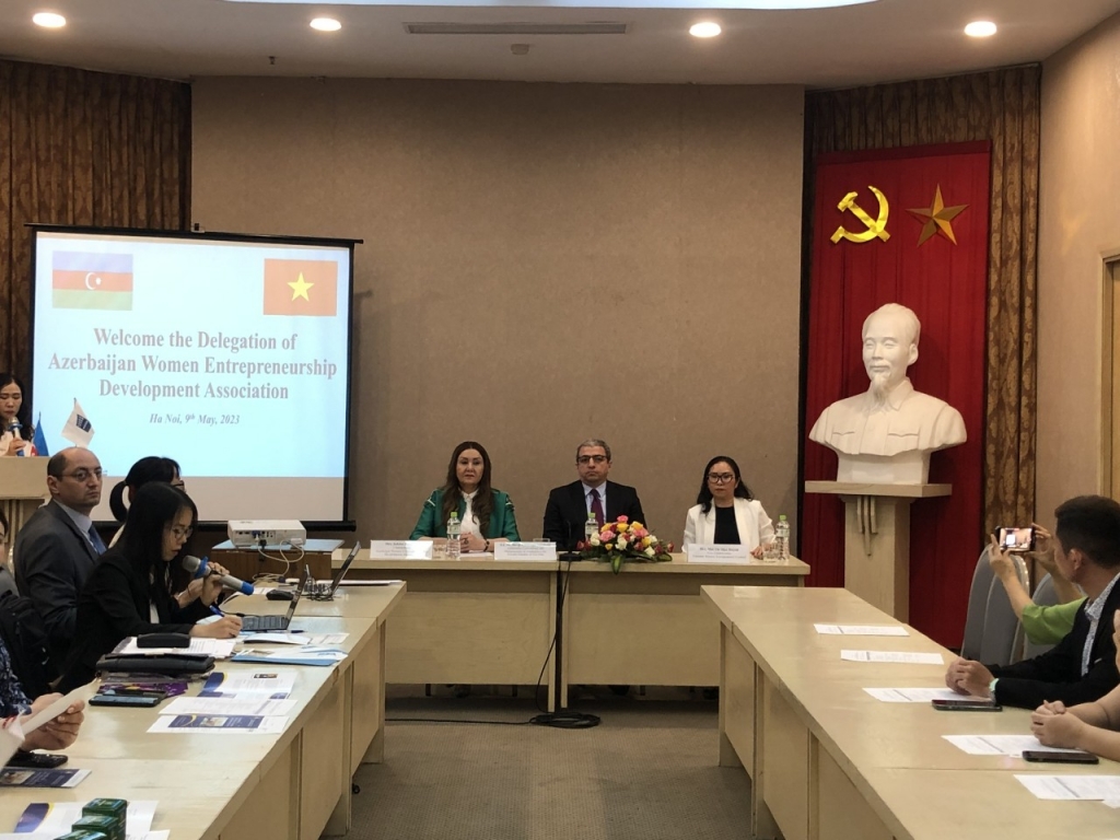 Продвижение сотрудничества в сфере образования, информационных технологий и фармацевтики между азербайджанскими и вьетнамскими предприятиями