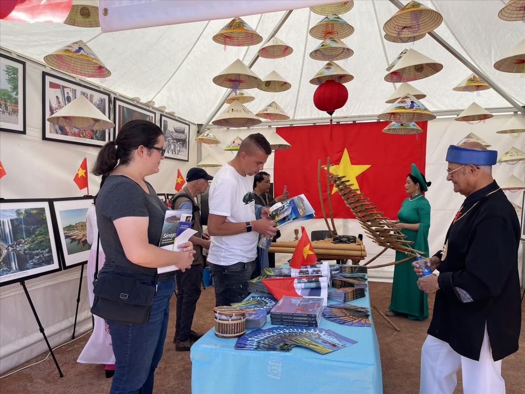 Вьетнам впервые принял участие в Консульском фестивале в Лионе