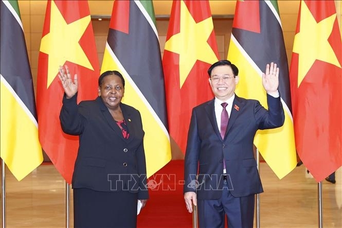 Переговоры спикеров парламентов Вьетнама и Мозамбика