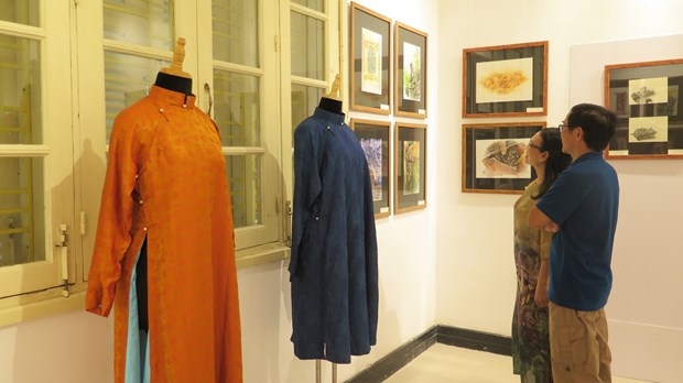 Выставка «Красота наследия бывшей столицы Хюэ через поэзию и живопись»