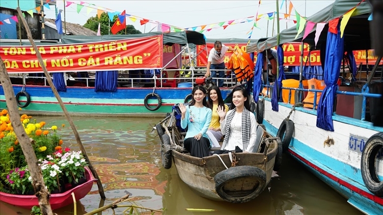 Праздник культуры и туризма на плавучем рынке Кайранг