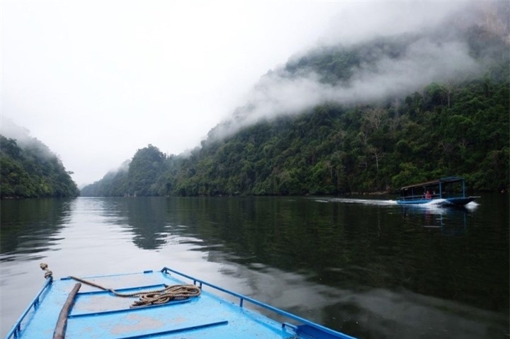 Самое красивое и живописное пресноводное озеро во Вьетнаме
