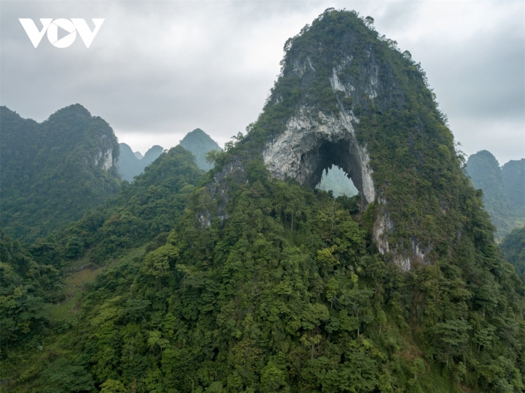 Гора «Око горного духа» в провинции Каобанге