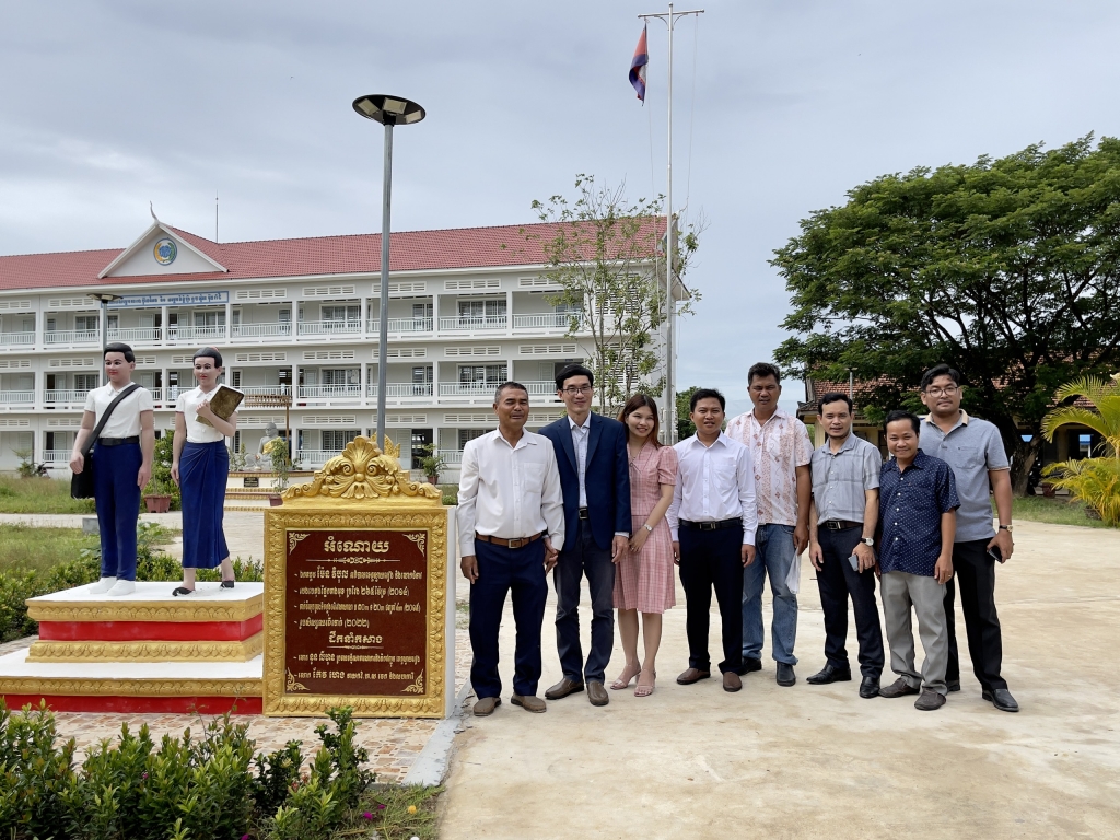 Содействие сотрудничеству в обучении камбоджийских иностранных студентов в чавиньском университете