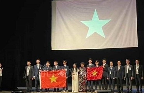 Школьники Ханоя завоевали 7 призов на Международной олимпиаде по астрономии и астрофизике