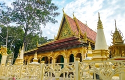 Комплекс достопримечательностей пруда Баом, пагоды Анг и музея культуры народности Кхмер