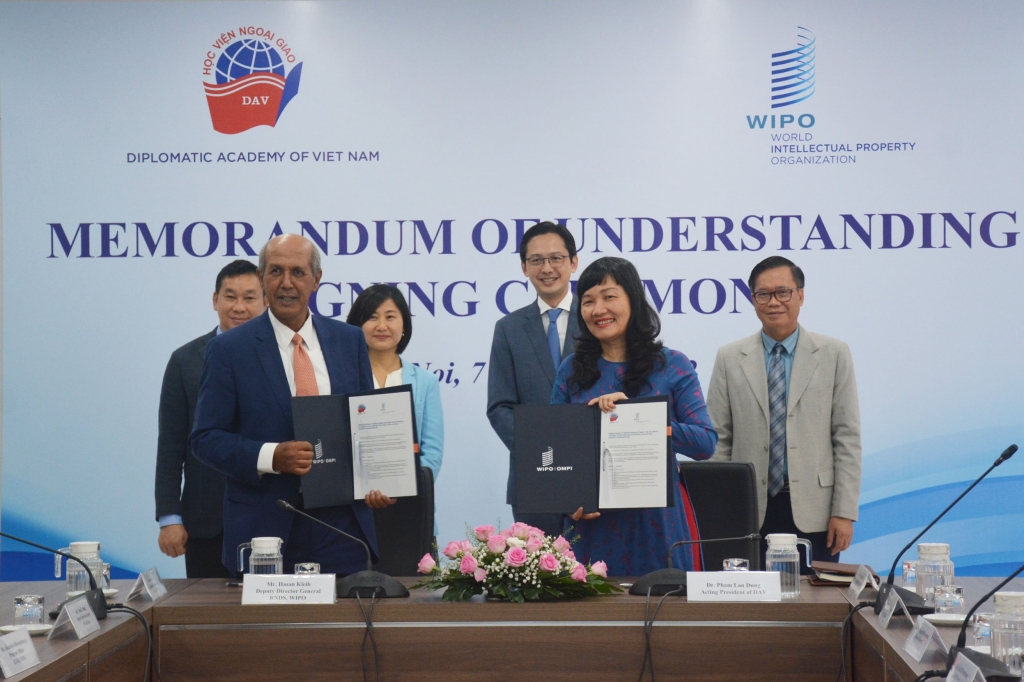 Укрепление сотрудничества между Дипломатической академией Вьетнама и ВОИС