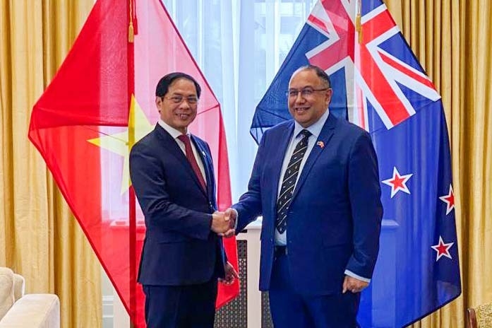 Глава МИД Вьетнама Буй Тхань Шон посещает Новую Зеландию с официальным визитом