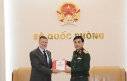 Генерал армии Фан Ван Жанг принял Посла Австралии во Вьетнаме
