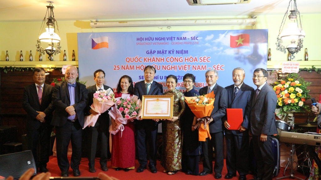 Укрепление и дальнейшее развитие отношений вьетнамско-чешской дружбы