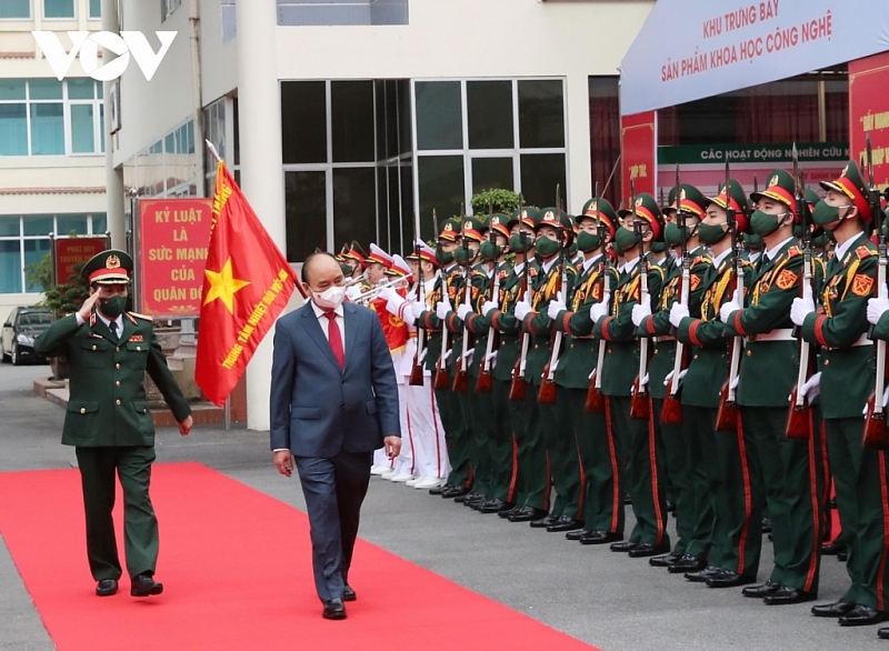 Президент Вьетнама посетил Российско-вьетнамский тропический центр