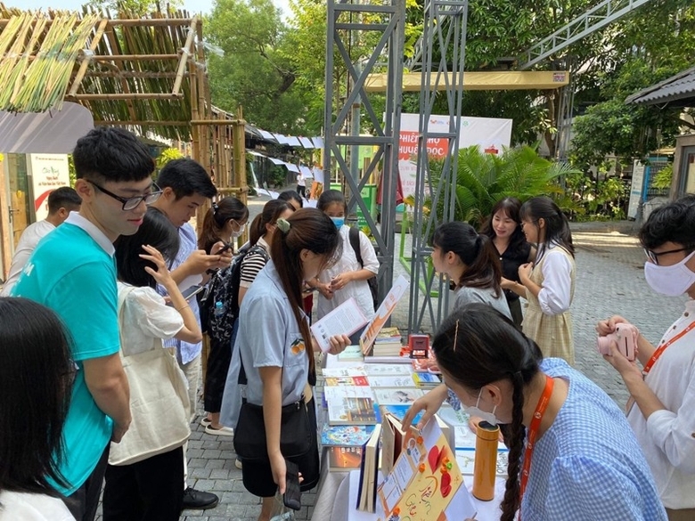 Интересные мероприятия на книжной улице Ханоя