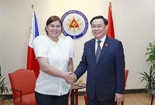 Председатель НС Выонг Динь Хюэ провел встречу с вице-президентом Филиппин Сарой Дутерте
