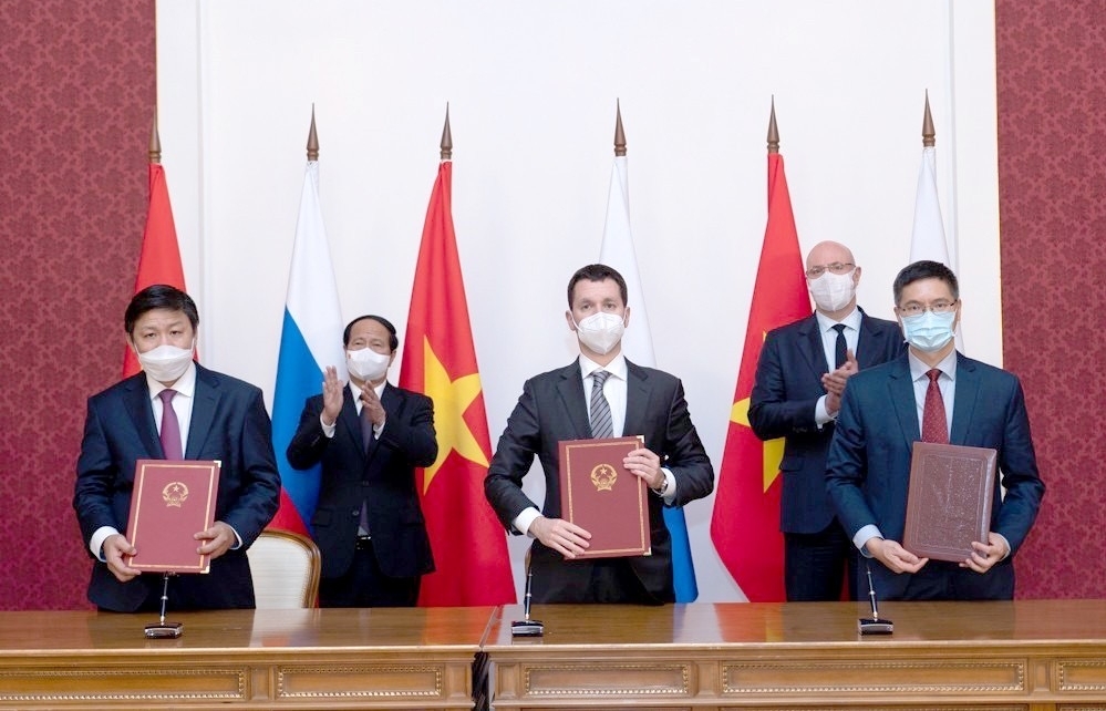 VABIOTECH и SOVICO подписали соглашение о производстве вакцины «Спутник» во Вьетнаме