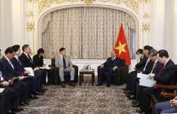 Президент Нгуен Суан Фук принял ведущие экономические группы РК