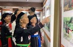 Открытие фотовыставки о культуре национальных меньшинств