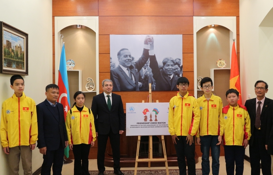 Церемония вручения Шахматной премии дружбы по случаю 30-летия со дня установления дипломатических отношений между Вьетнамом и Азербайджаном