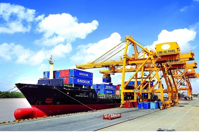 Импортно-экспортный оборот товаров достиг 732 млрд долларов